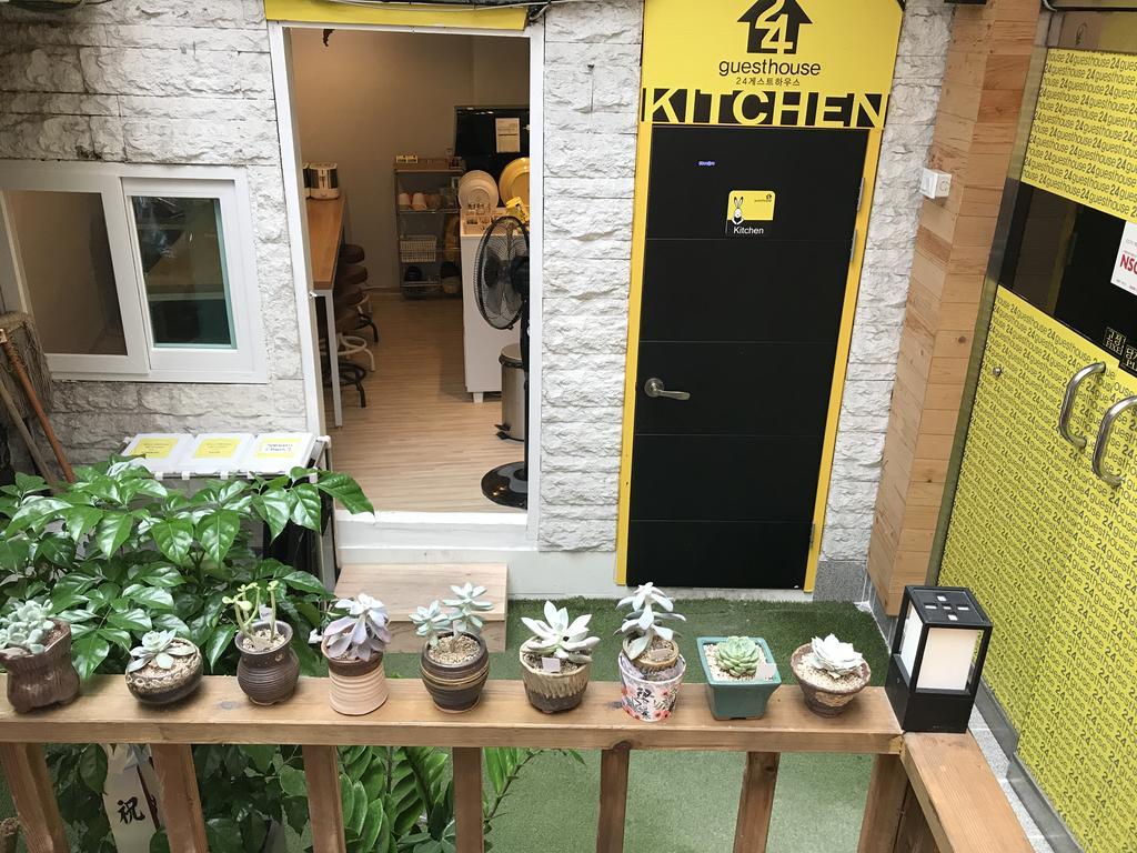 24 Guesthouse Jongno Tower Seoul Eksteriør bilde
